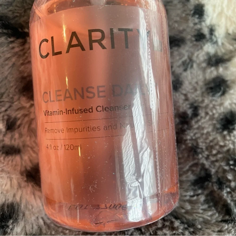 NWT ClarityRx Cleanse Daily Vitamin-Infused Cleanser